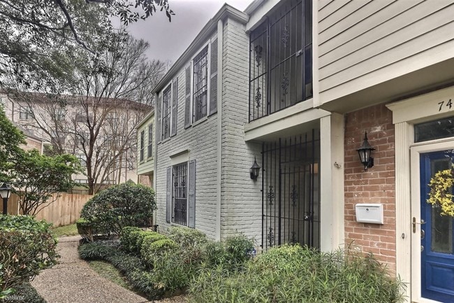 Building Photo - 3 br, 3 bath House - 7495 Brompton St