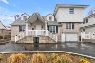 Building Photo - 295 Plain Ct