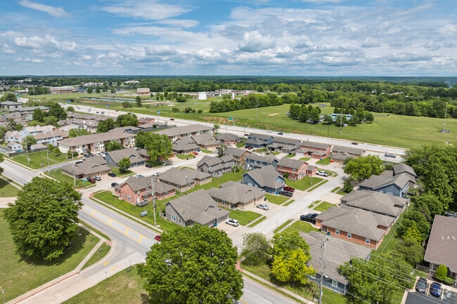 Aerial Photo - Glendale Place Duplexes