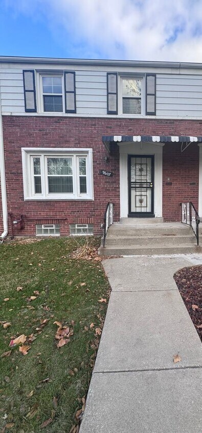 Primary Photo - 2-bedroom, 2-bathroom townhouse located in...