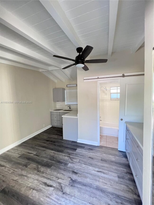 Foto del edificio - 408 Hibiscus Ave