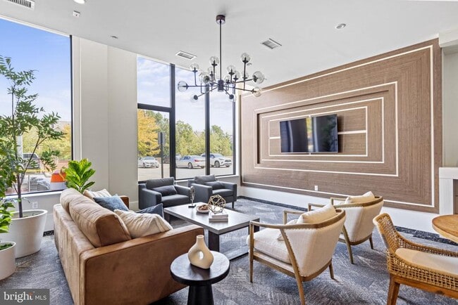 Foto del edificio - 801 N Fairfax St