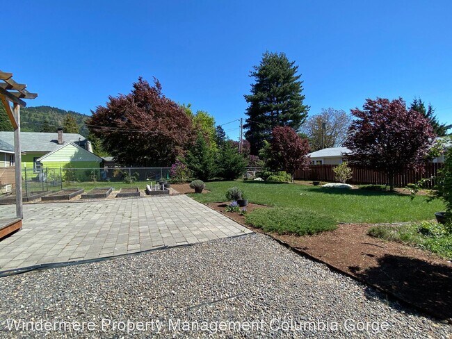 Building Photo - 4 br, 2 bath House - 245 NE Green St