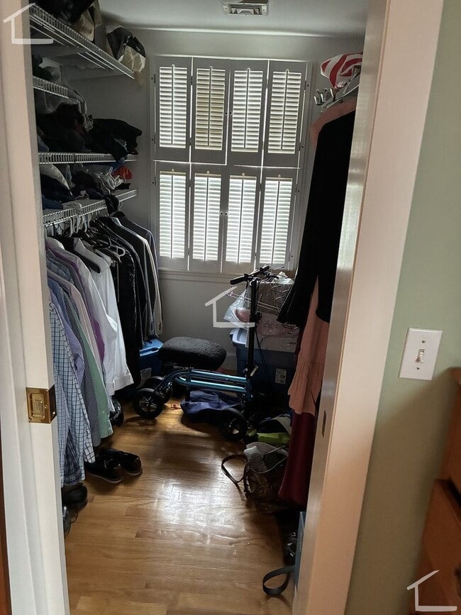 Photo - Large single family in Newton House