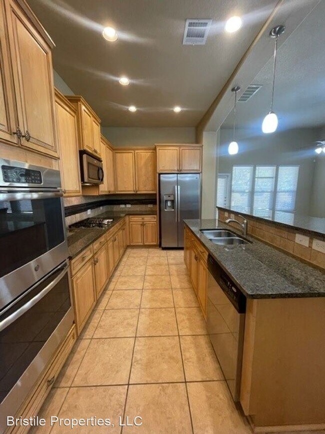 Building Photo - 4 br, 3 bath House - 23606 Star View