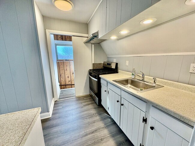 Foto del edificio - 735 Morgan Ave