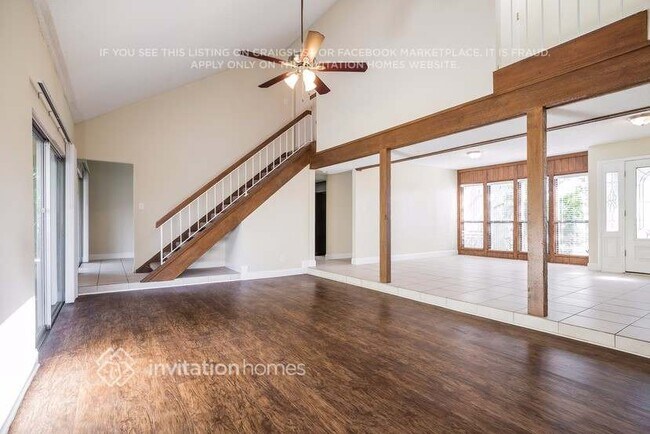 Foto del edificio - 1074 Windsong Cir