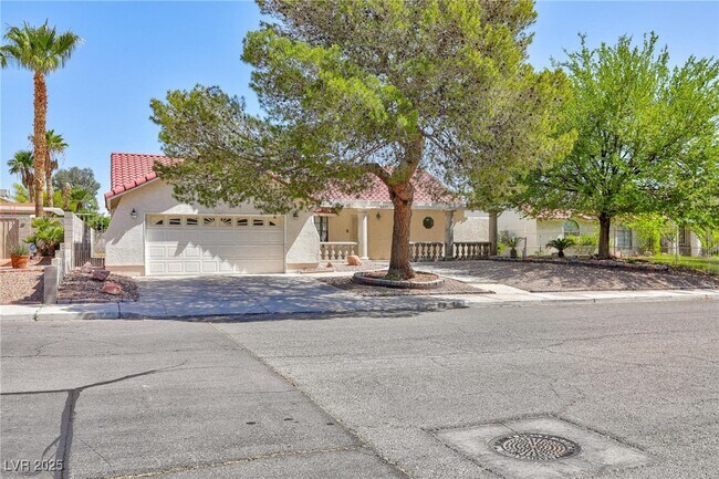 Building Photo - 6442 W Mesa Vista Ave