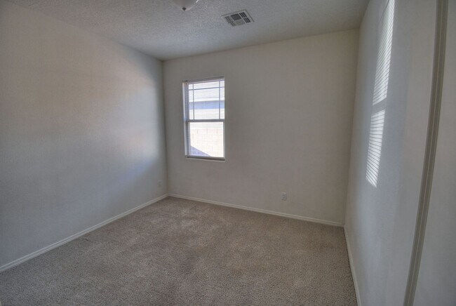 Building Photo - 6244 Harrier Hawk Dr NE