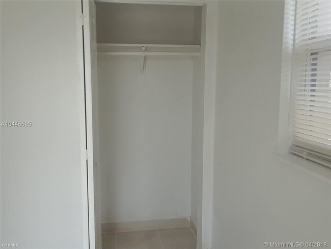Building Photo - 4 br, 2 bath  - 3111 NW 210th Ter