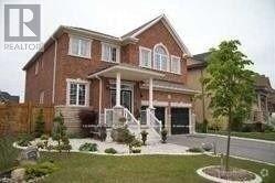 Building Photo - 275 HOLMES CRES Crescent
