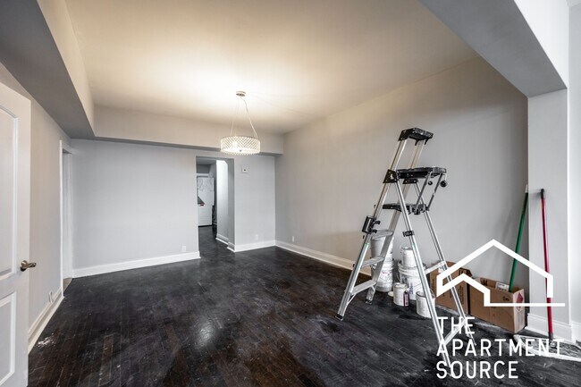 Foto del edificio - 2551 W Fullerton Ave