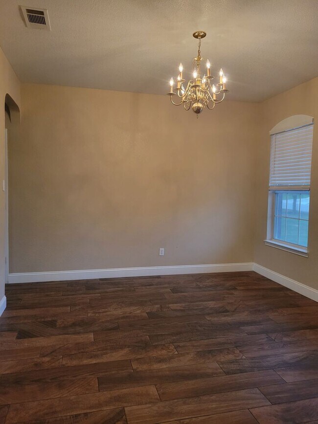 Building Photo - HUGE 4-5 BEDROOM IN HARKER HEIGHTS - OVER 2700 SQ FT