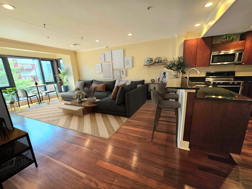 Foto principal - 533 Cambridge St
