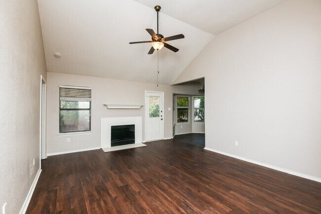 Building Photo - 629 Ozark Ave