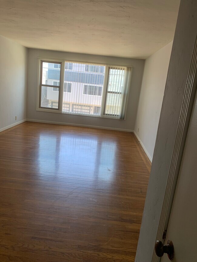 Building Photo - 31 Naglee Ave