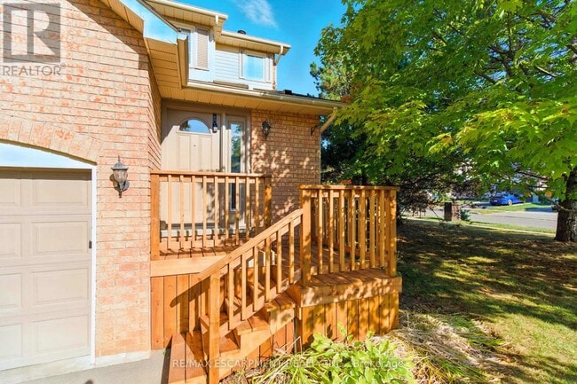 Building Photo - 79-79 Braeheid Ave