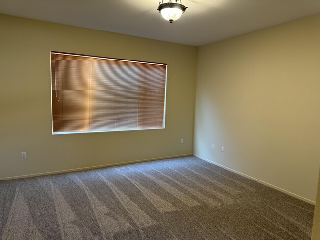 Building Photo - 78305 Estancia Dr
