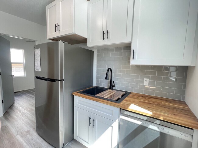 Foto del edificio - 2275 W 11th St