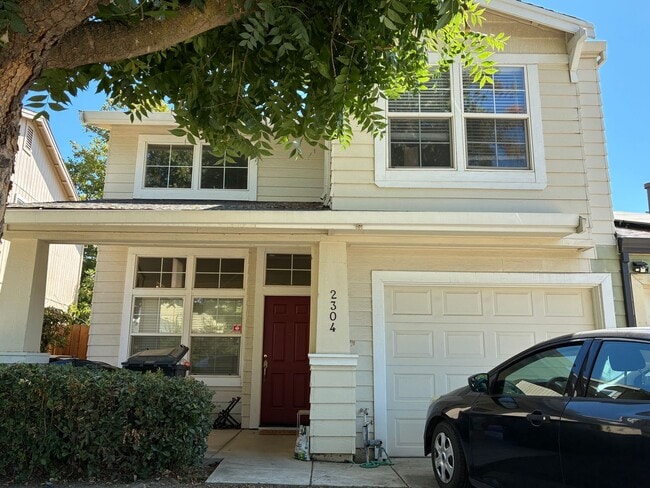 Building Photo - Great 3 Bedroom 2.5 Bath home