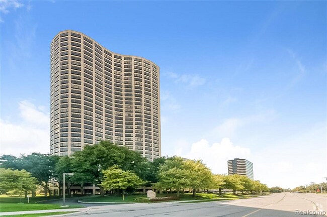 Building Photo - 5000 Town Center