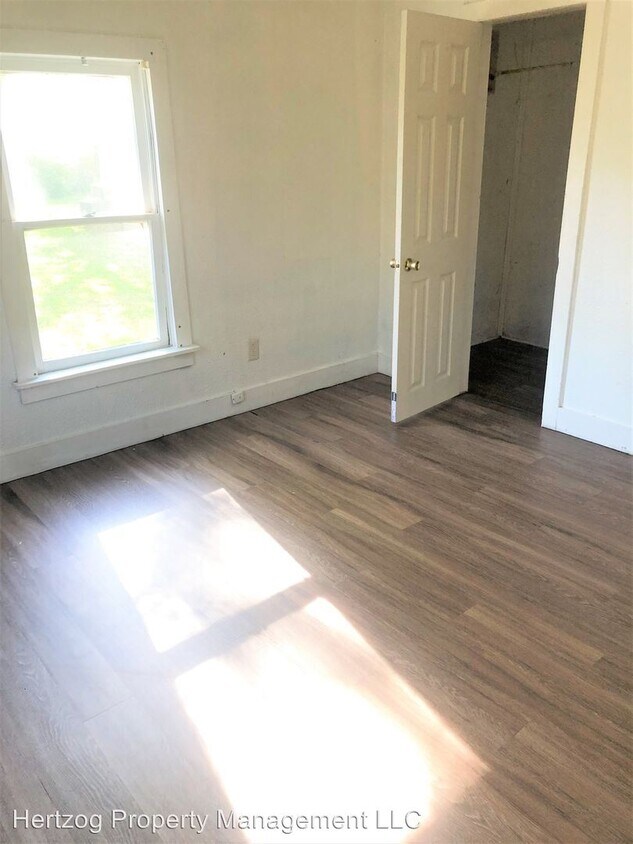 Building Photo - 2 br, 1 bath House - 303 S Lake