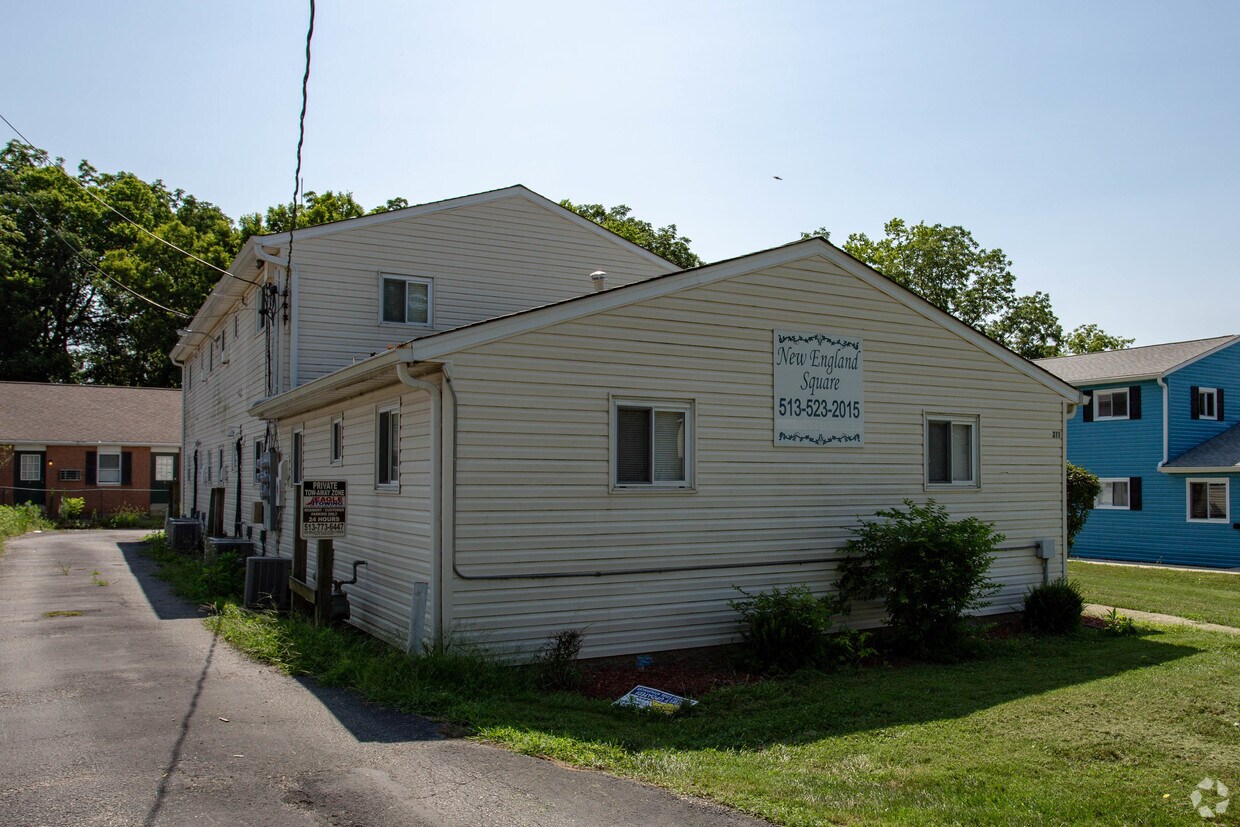 Building Photo - 311 S Poplar St