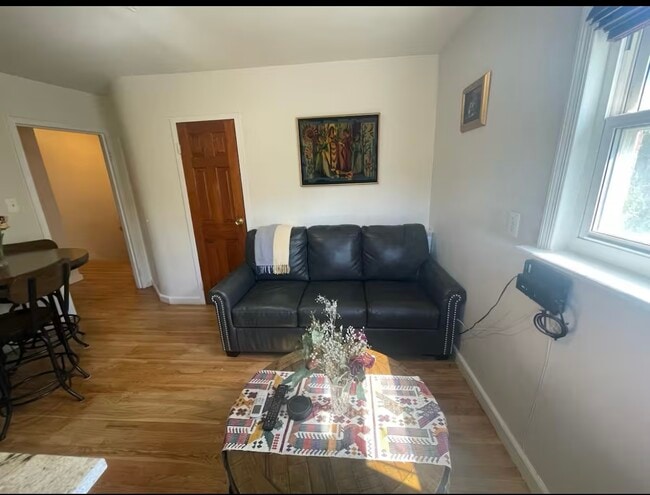 Living room/Kitchen - 8020 Grand Central Pky