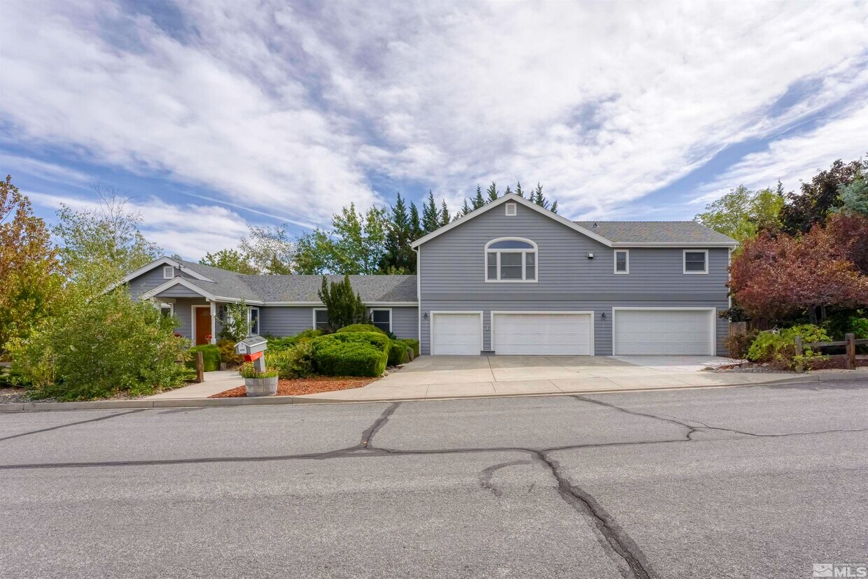 Primary Photo - 2340 Telluride Dr