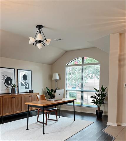 Building Photo - 2416 Yuma Dr