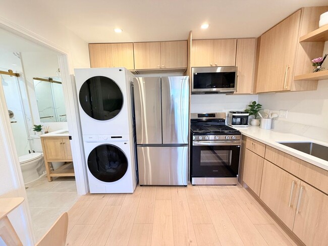 Building Photo - 9966 Pacific Ave