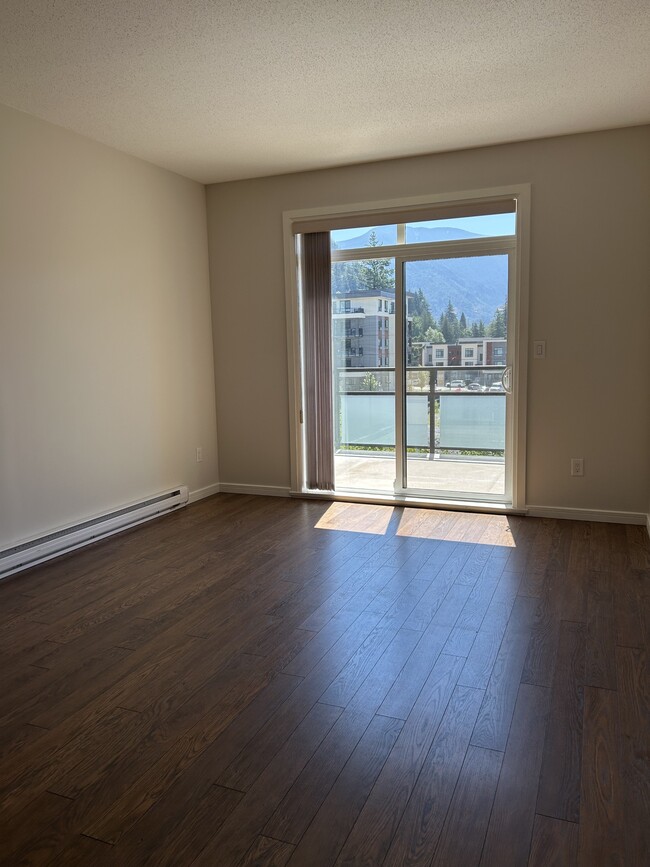 Building Photo - 45525-45525 Keith Wilson Rd