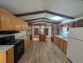 Building Photo - 35 Ransdell Ln