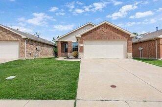 Building Photo - 2201 Sweetwood Dr