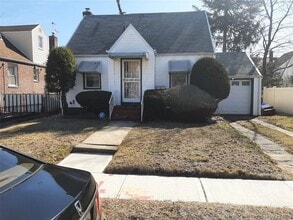 Building Photo - 130-55 218th St