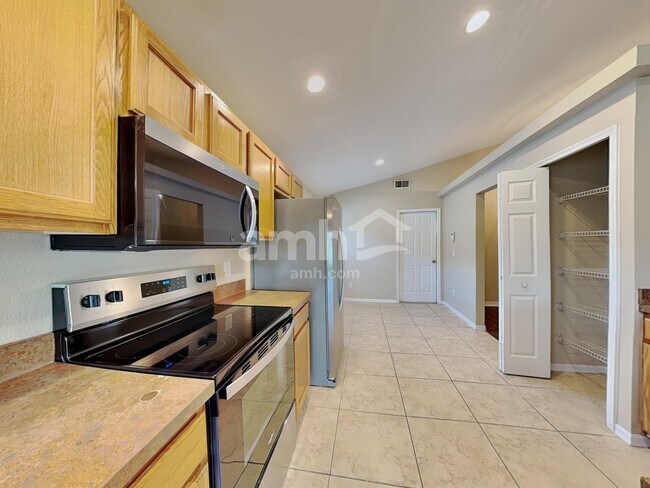 Foto del edificio - 10942 Brown Trout Cir