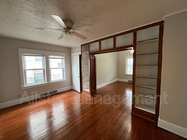 Building Photo - 3268 W 84th St