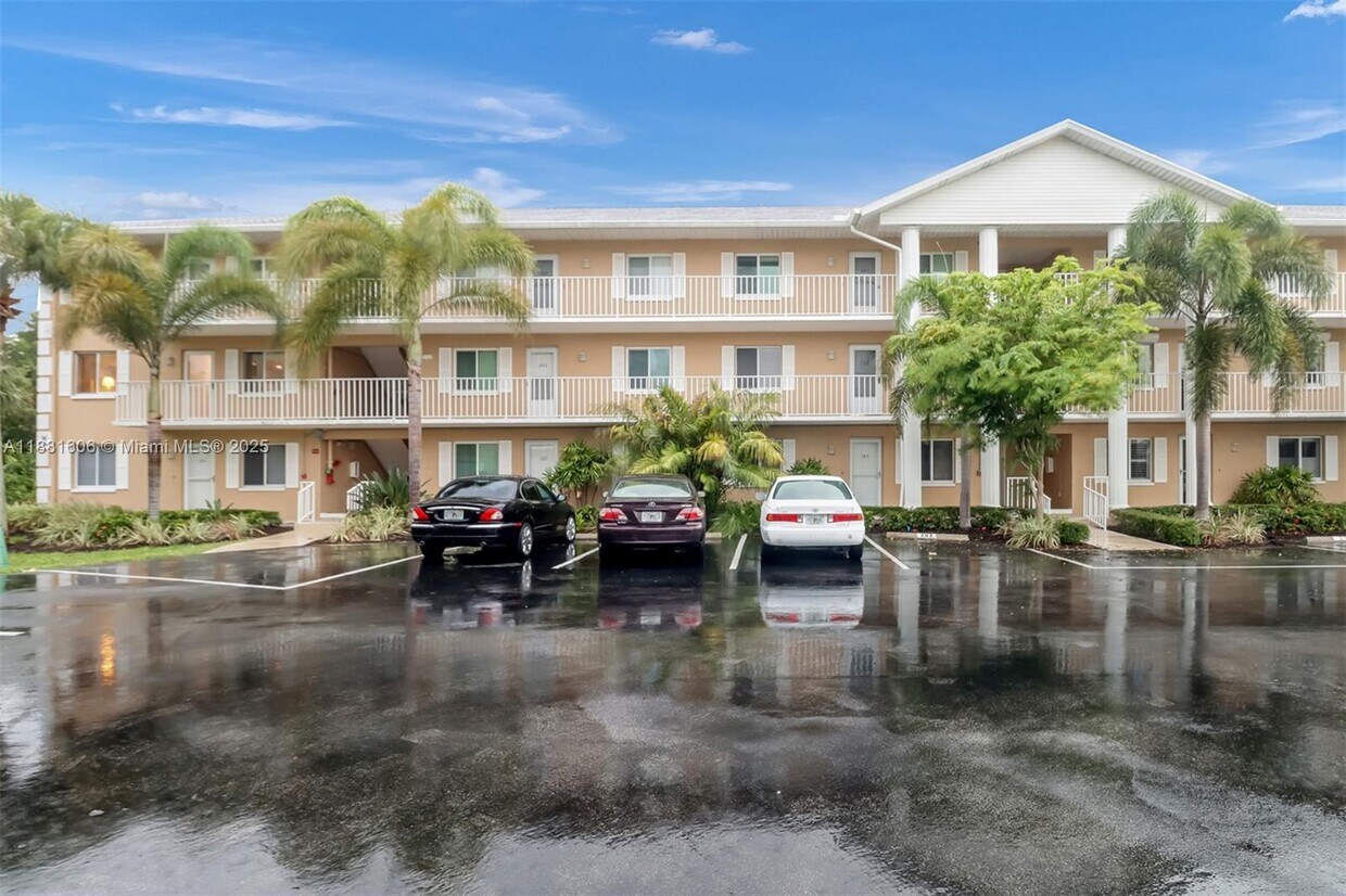 Primary Photo - 3041 Sandpiper Bay Cir