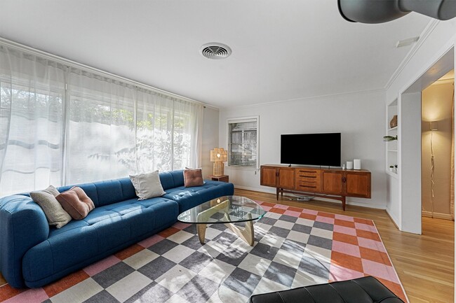 Building Photo - 2052 Addison Rd