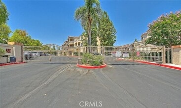 Building Photo - 1020 Vista Del Cerro Dr