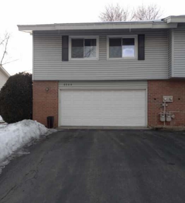 Building Photo - 9748 Cavell Ave S