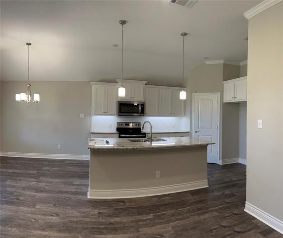 Building Photo - 704 Tippit Ln