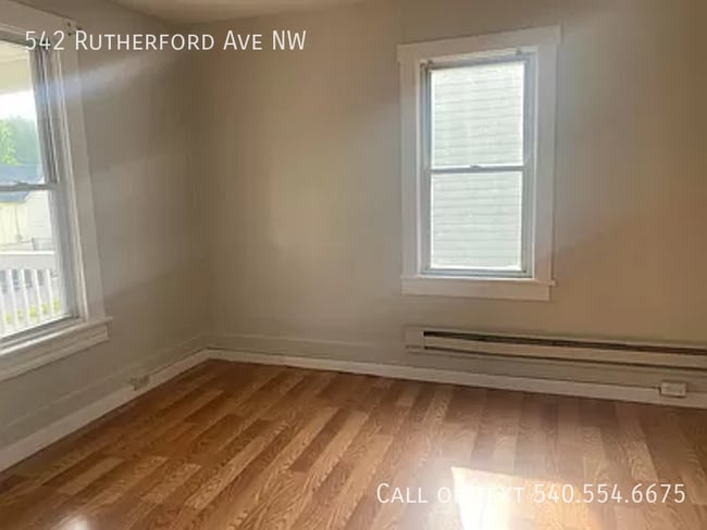 Foto del edificio - 542 Rutherford Ave NW