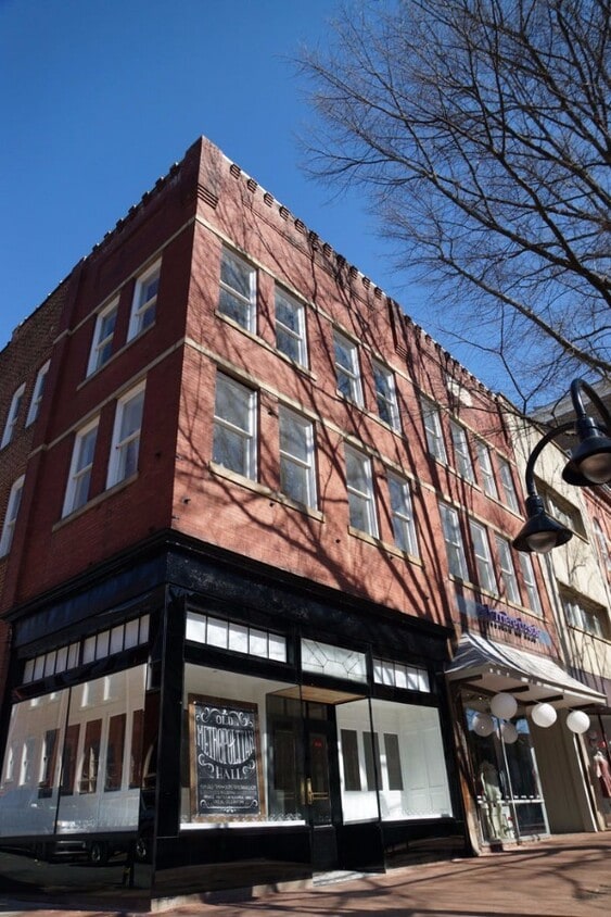 Primary Photo - 100 1st St N