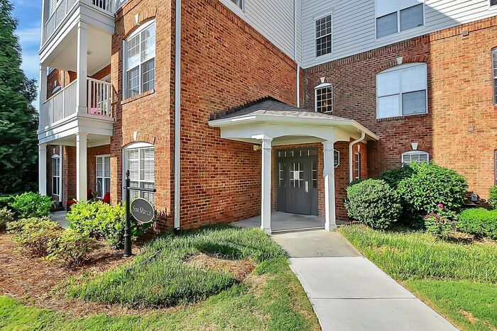 Foto principal - First Floor 2BD/2BA Condo in Belle Vista!