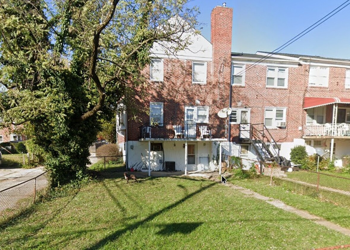 Building Photo - 1201 Evesham Ave