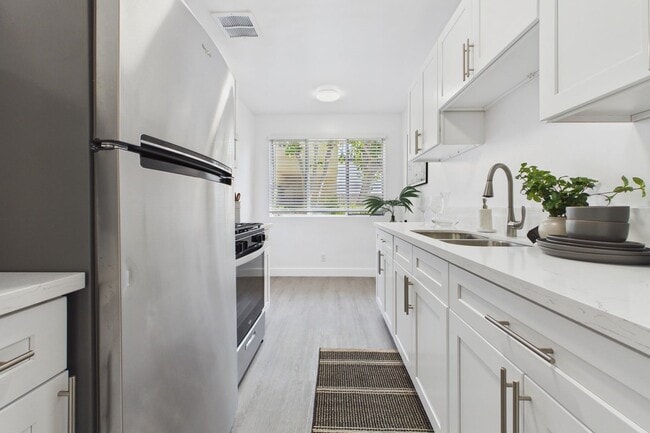 Building Photo - Sepulveda Apartments