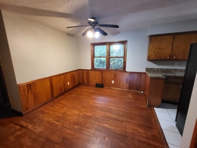 Building Photo - Move in ready!