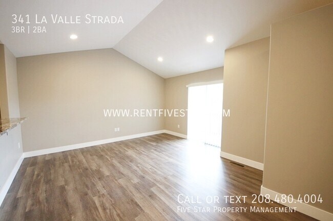 Foto del edificio - 341 La Valle Strada Ln