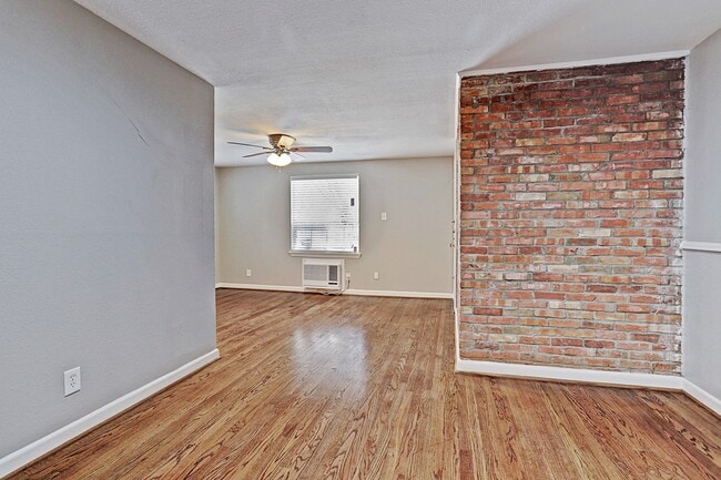 Building Photo - 2148 Harold St